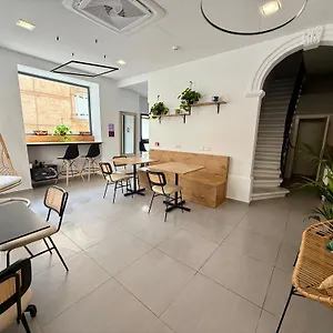  Auberge de jeunesse People & Places