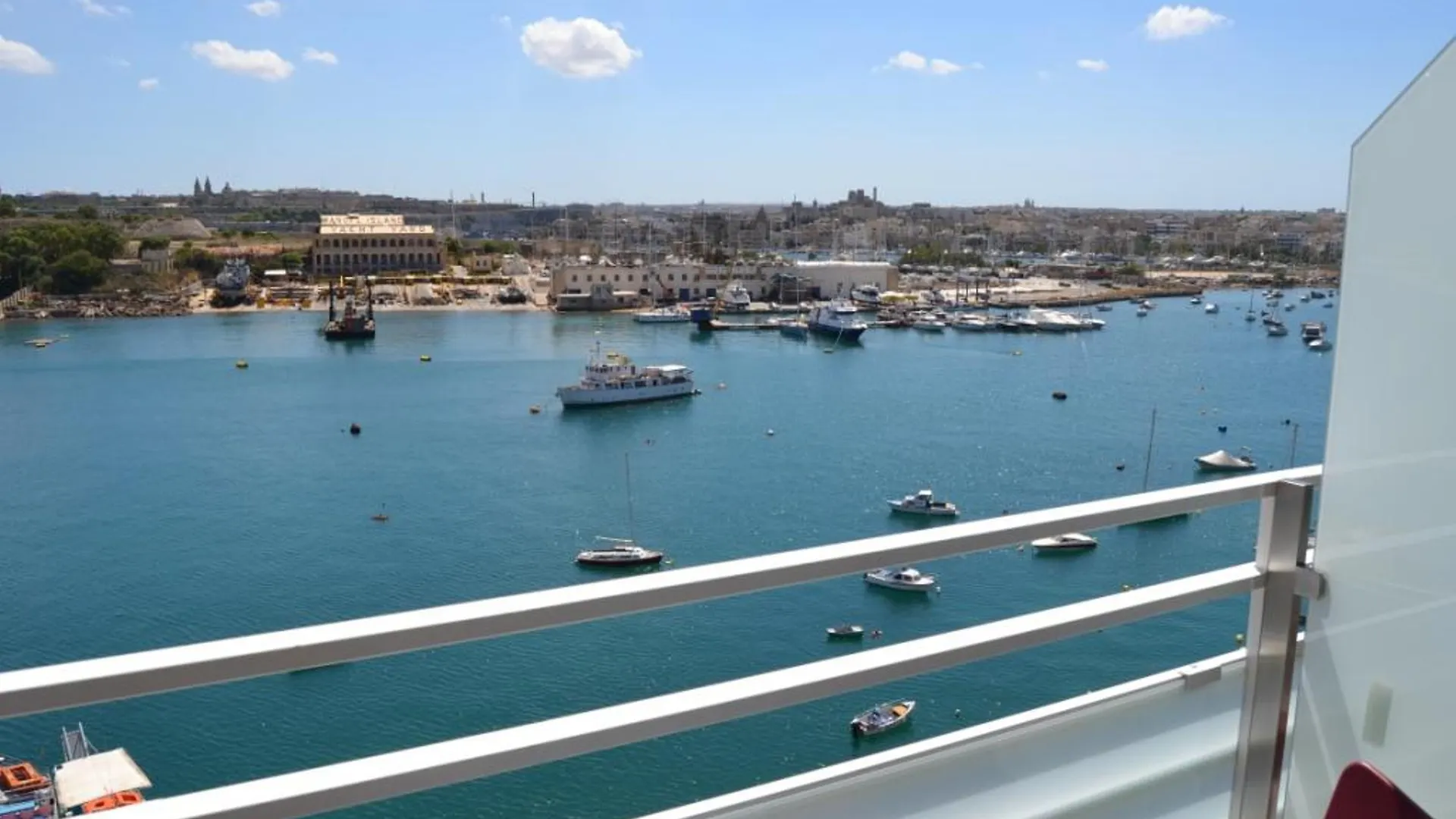 Pebbles Boutique Aparthotel Sliema