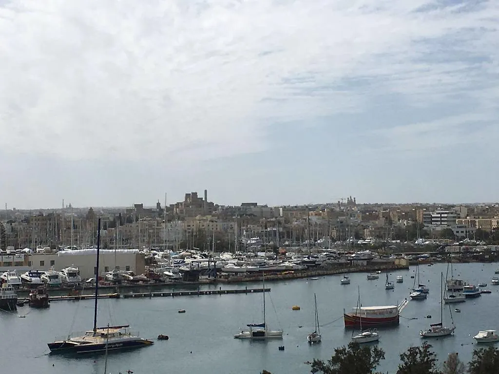 Pebbles Boutique Aparthotel Sliema